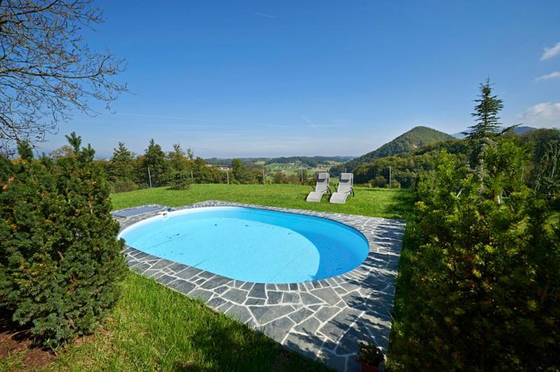 Loce pri Poljcanah Farmhouse Lipoglav מראה חיצוני תמונה